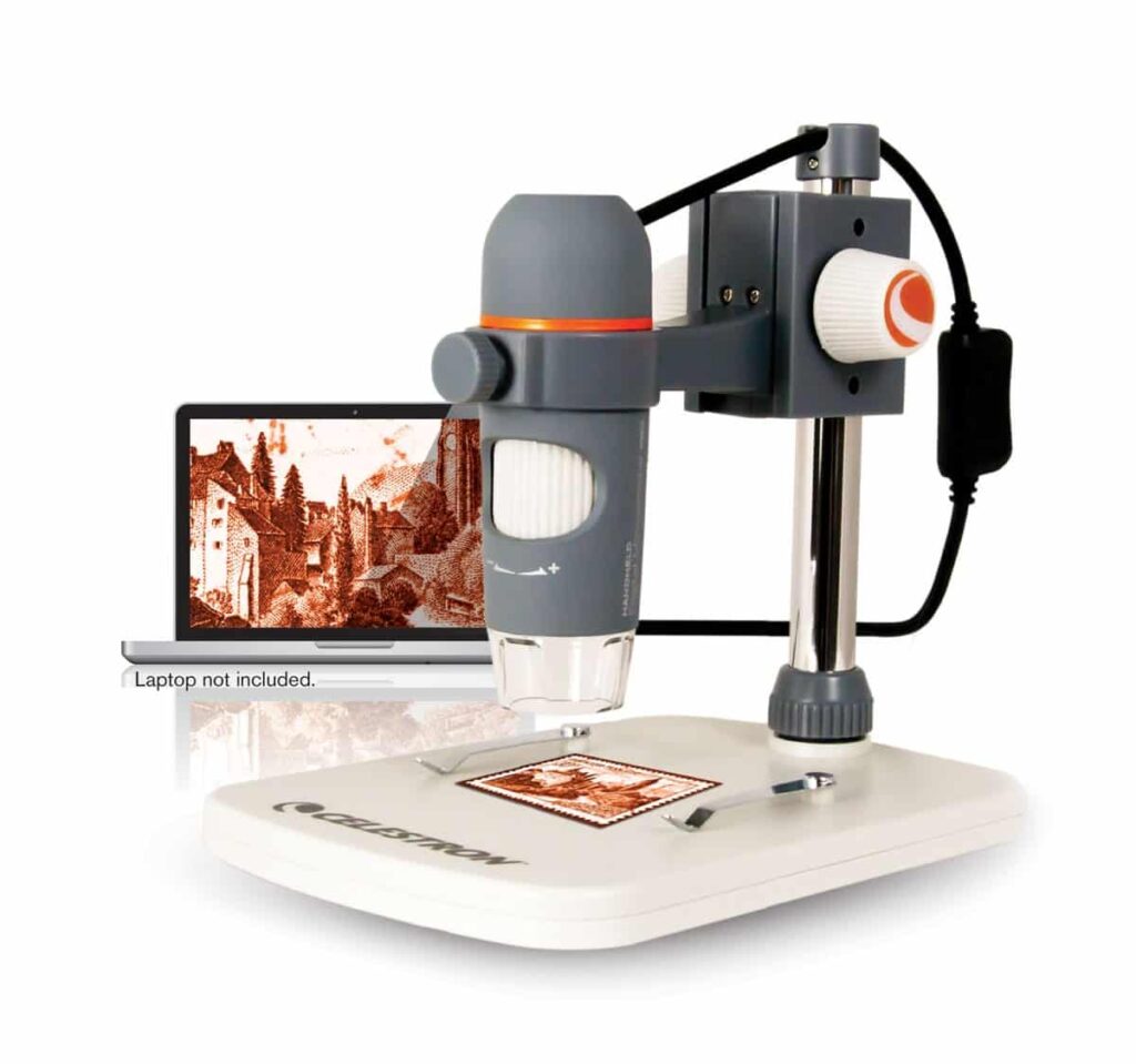 Microscopio biologico Celestron 1200x con valigetta e kit accessori 28 pz